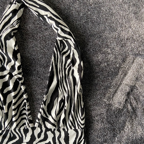 shein zebra patterned halter neck top - Picture 3 of 5